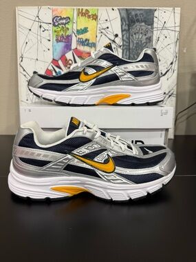 Size 10 - Nike Initiator “Obsidian Silver Gold”